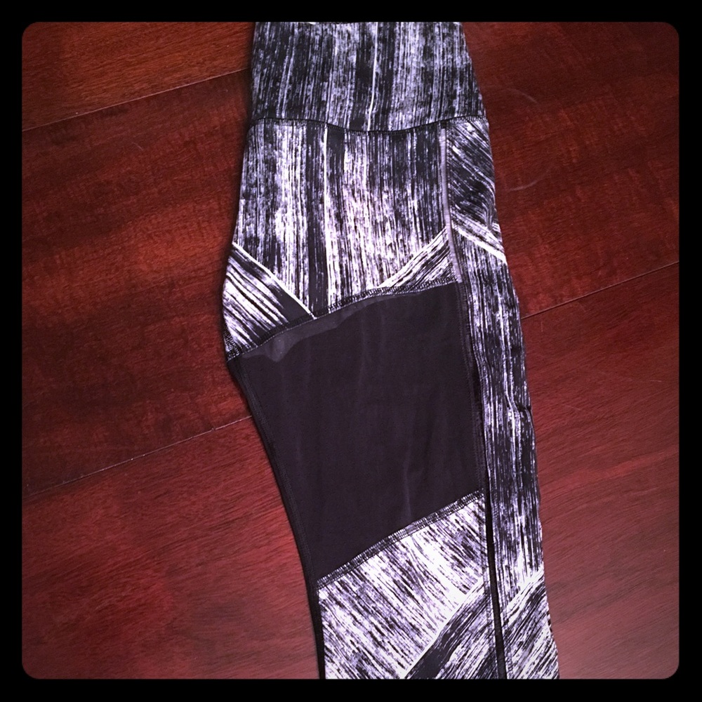 Lululemon High Rise Mesh Leggings